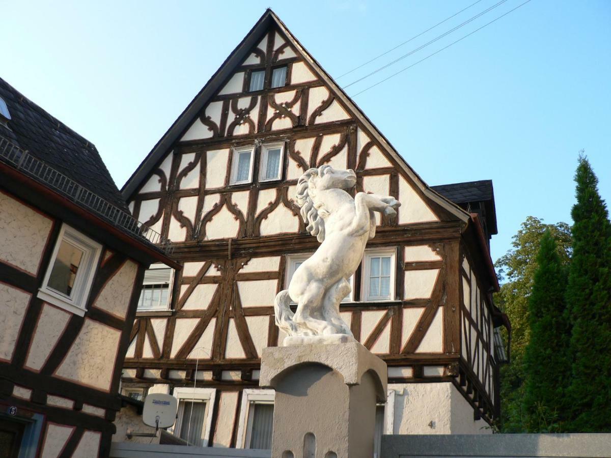 Gaestehaus Cheval Blanc Lorch am Rhein Exterior photo